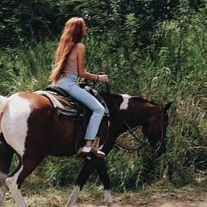 Meet your Posher, Michaela